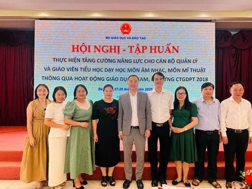 VĂN PHÒNG PHẨM HỒNG HÀ VINH DỰ LÀ NHÀ TÀI TRỢ HỘI NGHỊ - TẬP HUẤN HOẠT ĐỘNG GIÁO DỤC STEAM, ĐÁP ỨNG CTGDPT 2018